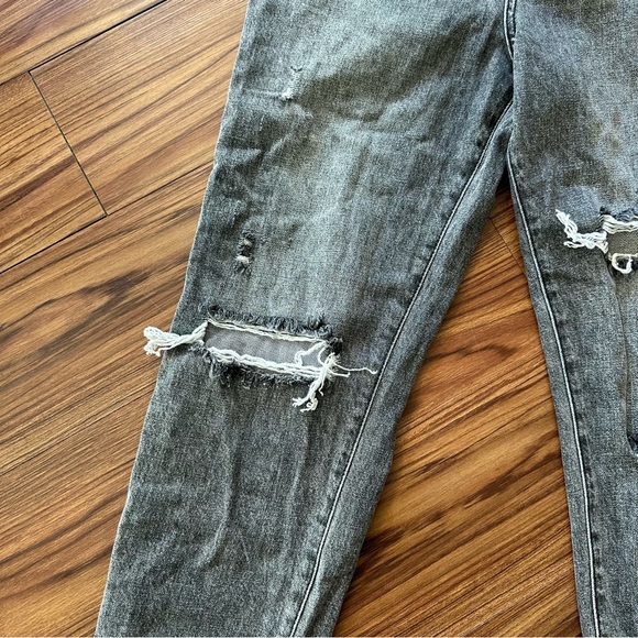 NWT BDG Slim Straight Jeans Size 29 Grey Distressed - Picture 15 of 15